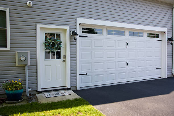 24/7 Emergency Garage Door Panel Replacement experts in Brocton, NY